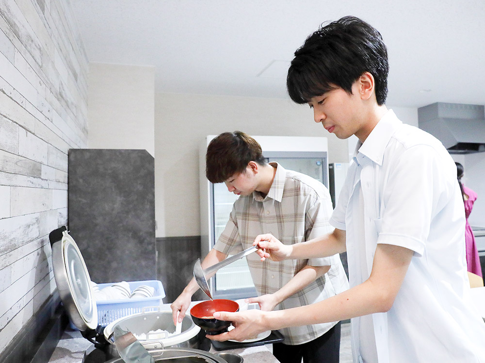 ごはんと汁物はおかわり自由です